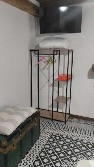 Borgo Doccia 905 Bed and Breakfast Montese Exteriör bild